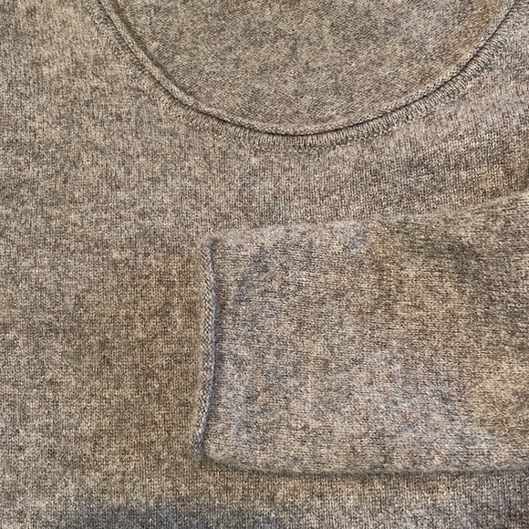 Club Monaco cashmere sweater xs - Picture 4 of 4